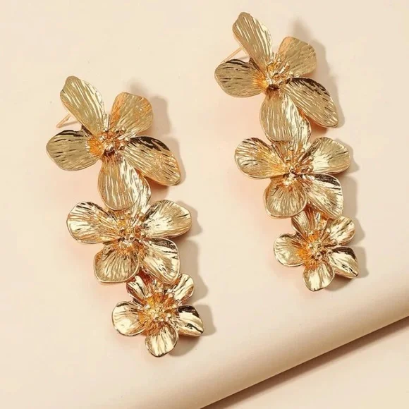 NEW Anthropologie Shashi "Botanique" Flower Design Gold Drop Earrings - Picture 7 of 15